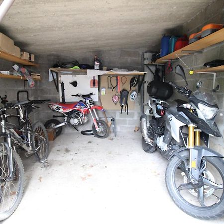3 Chambres - Tres Grand Jardin Privee - Terrasse Privee - Garage Velo Et Moto - Parking Voiture Privee Dans La Propriete - Gere Par Presta-Zen'Services Thierville-sur-Meuse Eksteriør billede