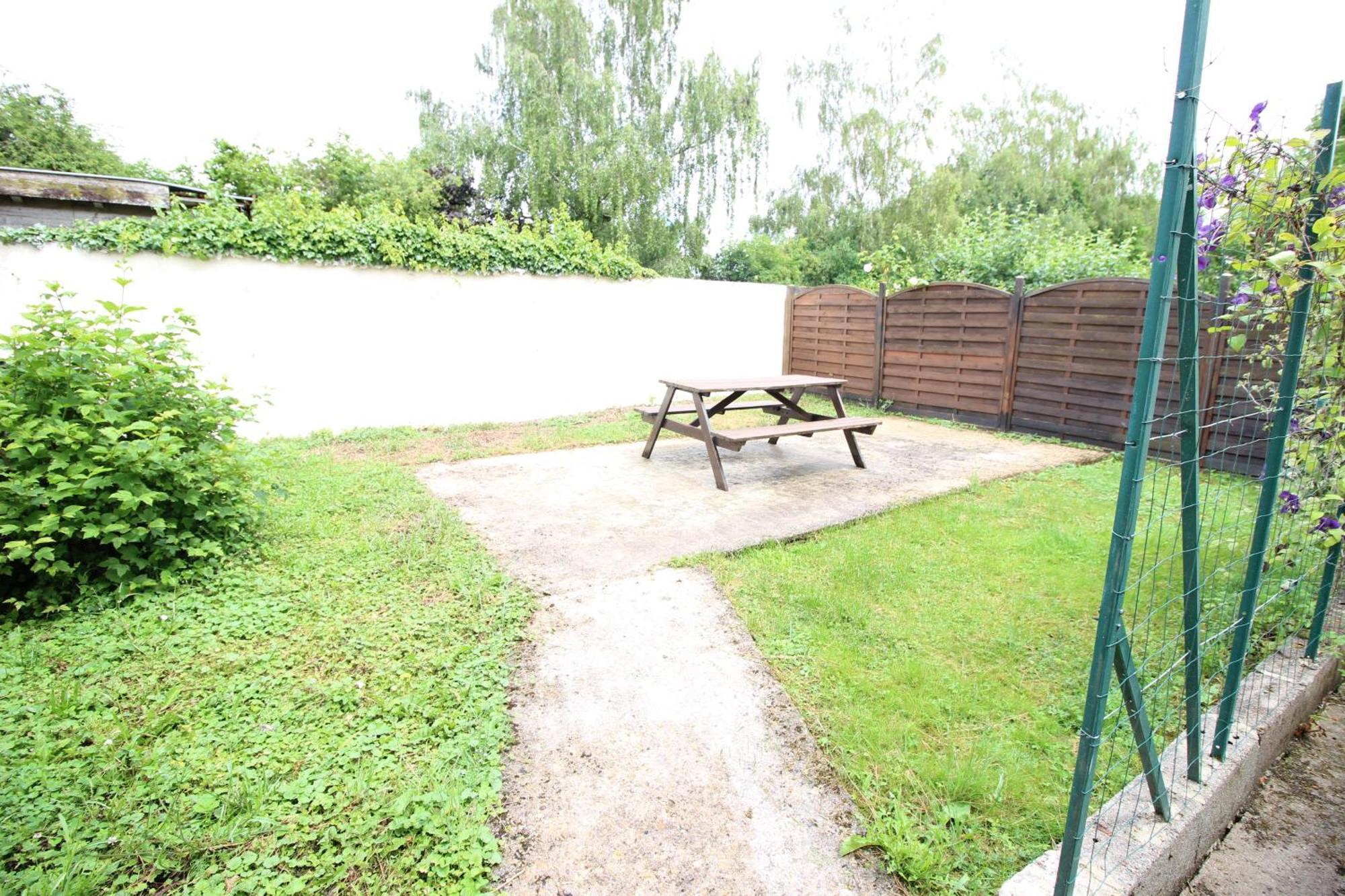 3 Chambres - Tres Grand Jardin Privee - Terrasse Privee - Garage Velo Et Moto - Parking Voiture Privee Dans La Propriete - Gere Par Presta-Zen'Services Thierville-sur-Meuse Eksteriør billede